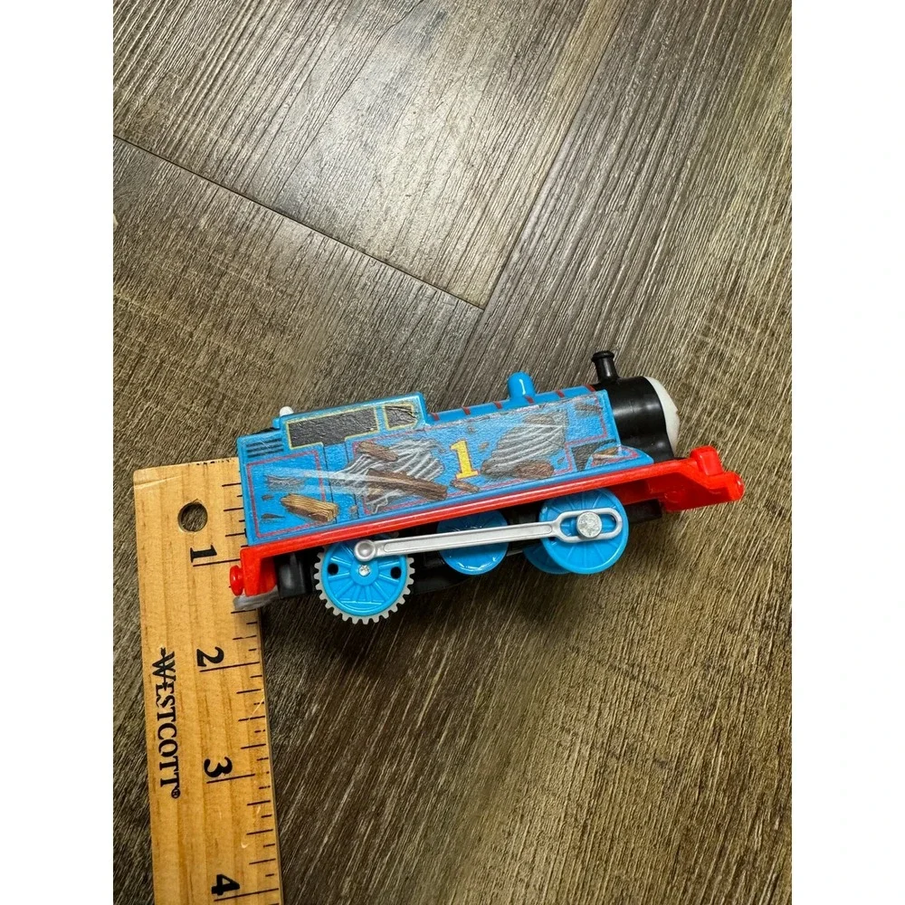 Thomas & Friends TrackMaster Motorized Thomas Muddy Scraped Engine BML06 2013